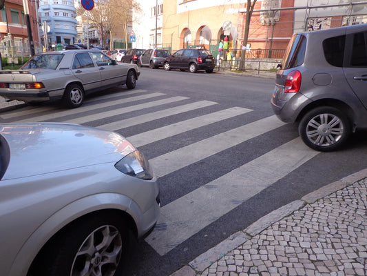 Denúncia de Ilegalidade - Estacionamentos junto à Passadeira